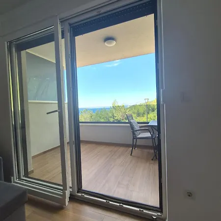 Bura 1- With Hot Tub Appartement *
