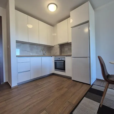 Bura 1- With Hot Tub Appartement Makarska