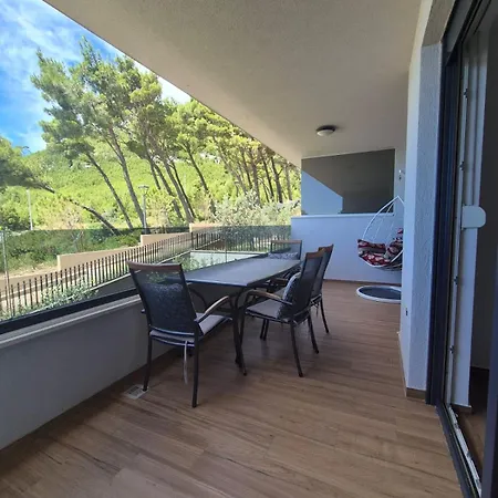 Bura 1- With Hot Tub Makarska