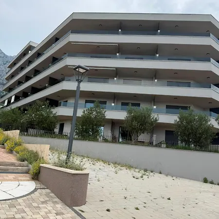 Bura 1- With Hot Tub Makarska